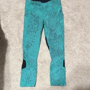 LULULEMON Teal Patterned Capris